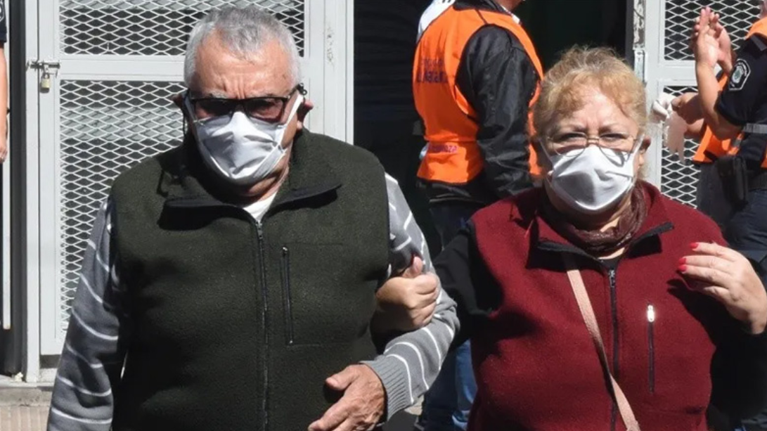 Pagan desde hoy jubilaciones con medio aguinaldo y AUH | Servicios