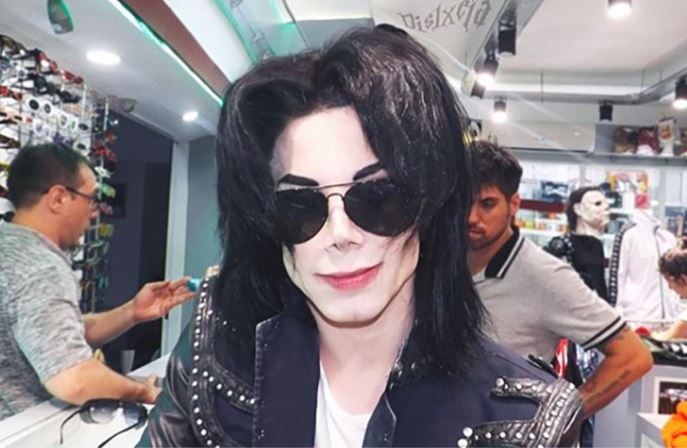 Agredieron a un imitador de Michael Jackson porque lo confundieron con Felipe Pettinato | Información General