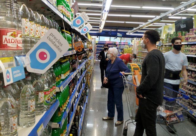 Precios Cuidados: a cambio de abastecimiento, el Gobierno convalidará mayores aumentos | Economía y negocios