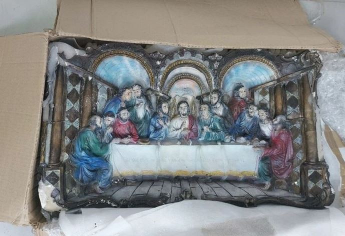 Un hombre intentó ingresar al país 23 kilos de cocaína en tres estatuas de cera | Información General