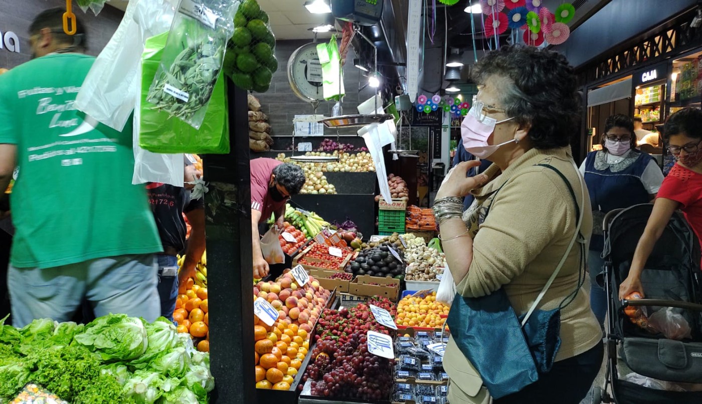 La cifra más alta en 30 años: La inflación ya suma 60,7% en 12 meses | Economía y negocios