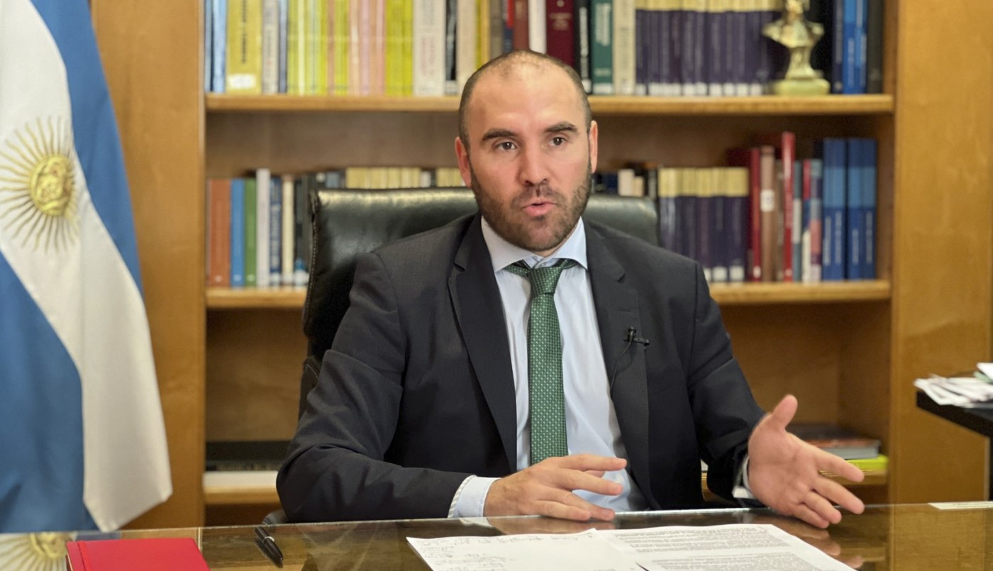 Guzmán: "Quien diga que la deuda en pesos es insostenible no pasaría un examen en la facultad" | Economía y negocios