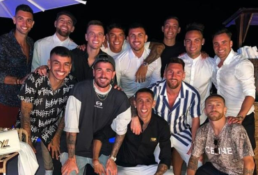 El festejo del cumpleaños de Messi junto a sus amigos de la Selección | Deportes