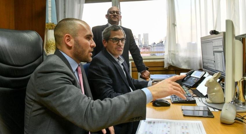 El Gobierno refinanció $248.078 millones de la deuda en pesos | Economía y negocios