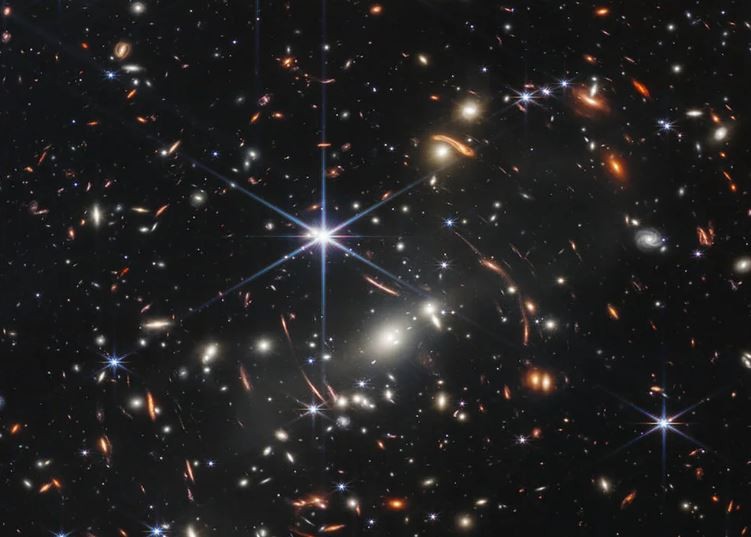 Así es la imagen "más profunda y nítida" del universo captada por el telescopio James Webb | Internacionales