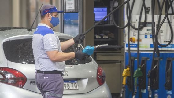 YPF retrotrajo aumentos que se habían producido en algunas ciudades del país | Economía y negocios