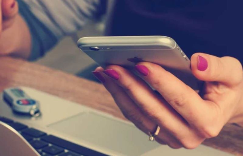 El calvario de Solana: le robaron su identidad para vender contenido sexual explícito | Información General