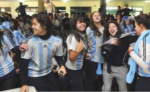 Mundial: Educación fomentará que se transmitan en las escuelas los partidos de la Selección | Información General