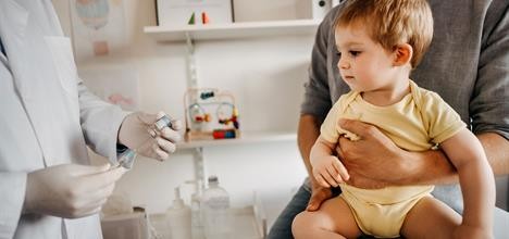 Acuerdan vacunar a niños contra el Covid a partir de los seis meses | Información General