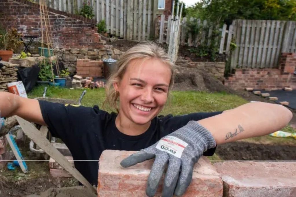 La joven modelo que dejó todo para ser albañil y se convirtió en tiktoker | Tecnología
