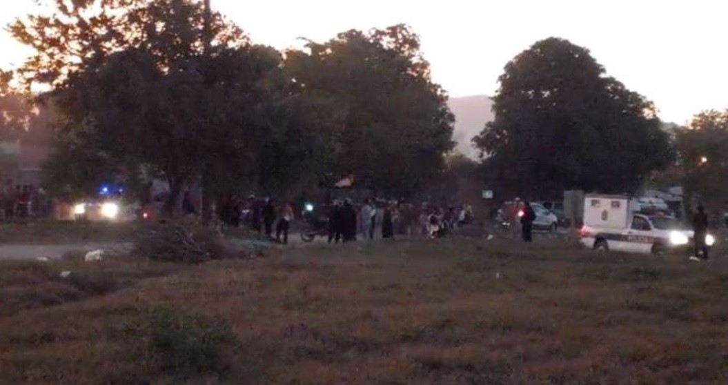 Nene de 3 años jugaba al fútbol en la calle, lo atropelló un camión y murió: el chofer estaba ebrio | Información General