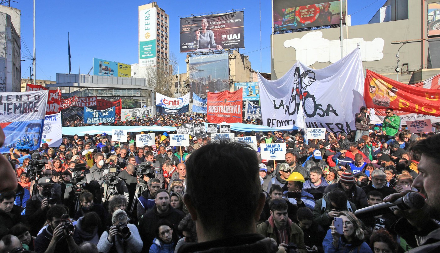 Organizaciones sociales se movilizan en reclamo de un salario básico universal | Información General