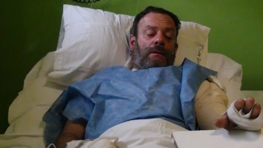 El Bolsón: encapuchados prendieron fuego a un hombre y dejaron un panfleto de la RAM | Información General