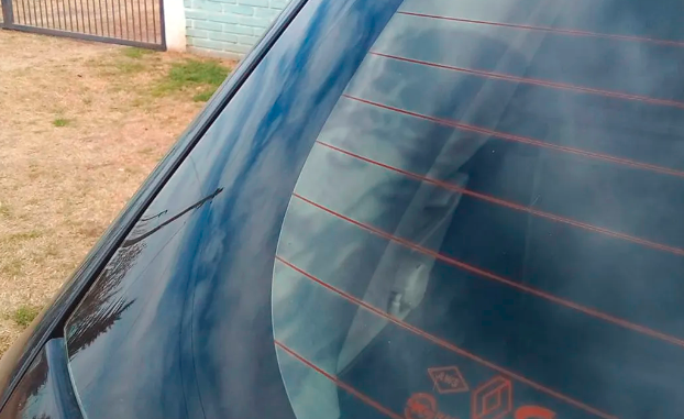 La foto viral de la imagen de Jesús en el vidrio trasero de un auto | Tecnología