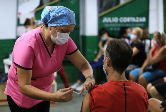 Coronavirus: Indemnizarán a las personas que hayan sufrido algún “evento adverso” de la vacuna | Información General