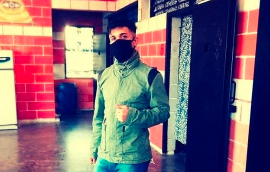 Le puso “me gusta” a las fotos de una chica en Facebook y lo asesinaron delante de sus amigos | Información General