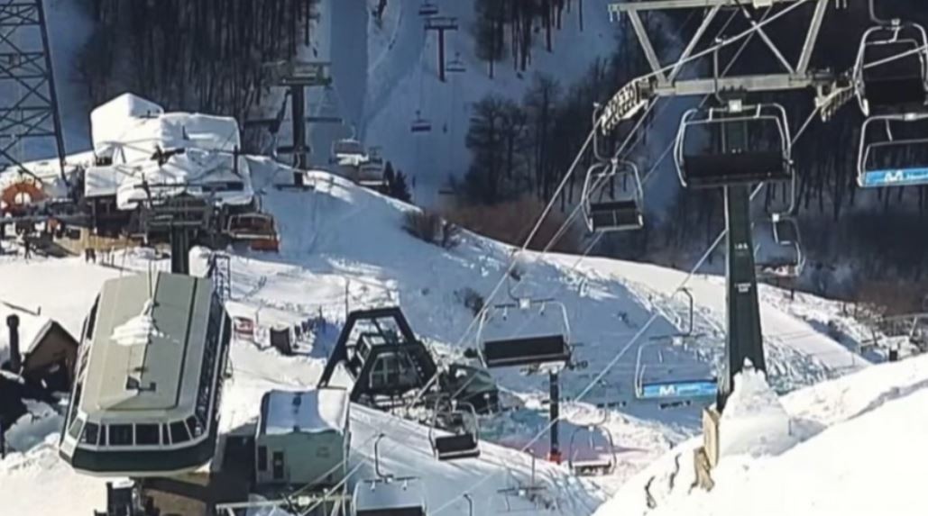 Tragedia en el Cerro Catedral: murió un operario mientras intentaba arreglar una aerosilla | Información General