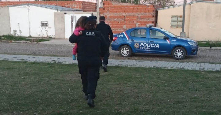Una niña de 3 años fue encontrada en la calle por una patrulla | Información General