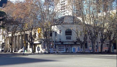 “Arquitectura parasitaria”: proyectan 10 pisos de lujo en la exsede de la cristalería Rigolleau en San Telmo | Tecnología