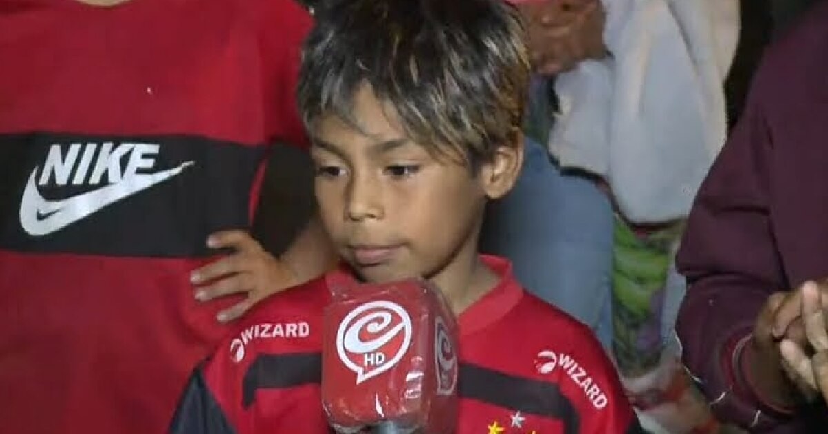 El nene que quiere "ser Maradona" para sacar a su mamá de la pobreza: lo busca un club brasileño | Información General