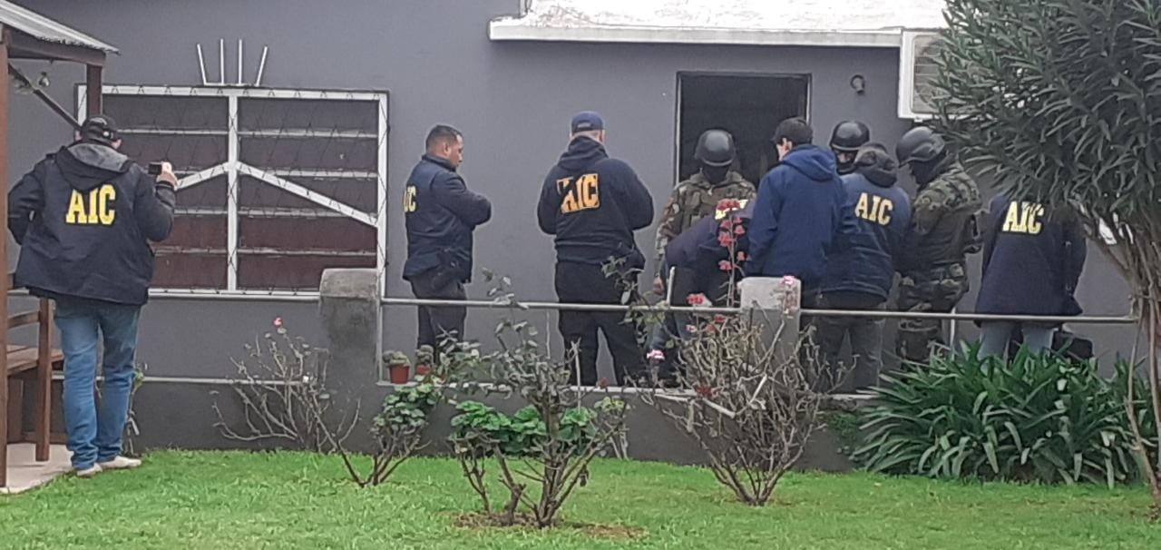 Santa Fe: Le allanaron la casa y se enfrentó a tiros con la policía | Información General