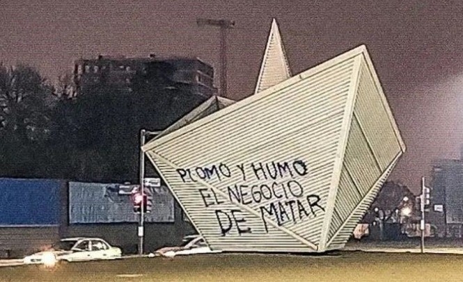 Vandalizaron el Barquito rosarino: “Plomo y humo el negocio de matar” | Rosario y la región