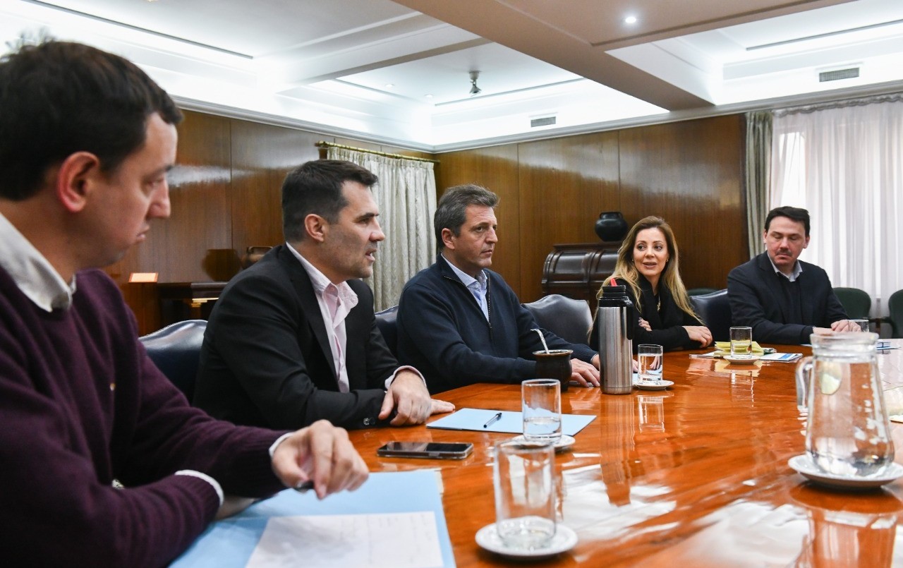 Tras el recambio de autoridades, Massa se reunió con los nuevos funcionarios en Energía | Política