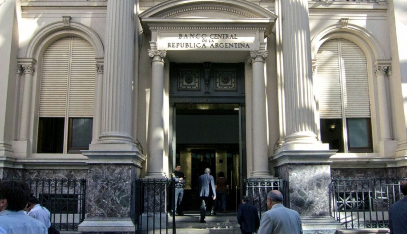 El Banco Central subió la tasa de referencia 9,5 puntos y la llevó a 69,5% | Economía y negocios
