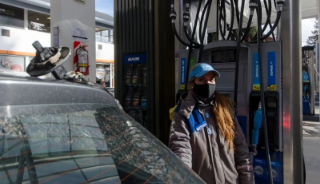 YPF no descarta un nuevo aumento en las naftas en el corto plazo | Economía y negocios