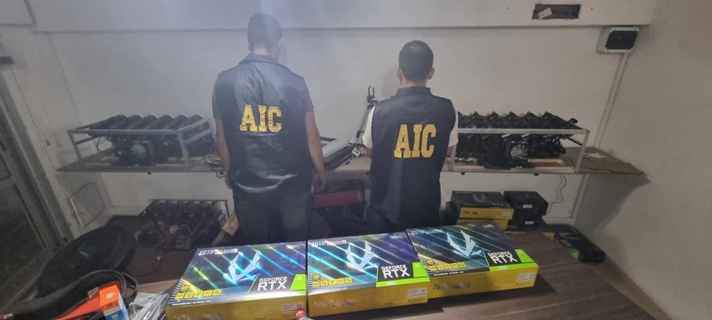 Allanamiento en Torres Maui y policía detenido por robos de celulares | Rosario y la región