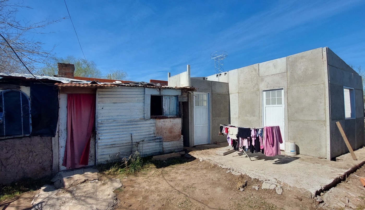 Santa Fe Sin Ranchos: la provincia y Los Sin Techo ya construyeron 400 viviendas | Información General