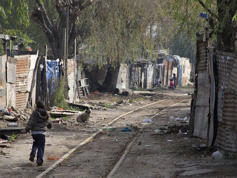 Otro crimen mafioso: lo acribillaron a tiros en el interior de un auto | Rosario y la región