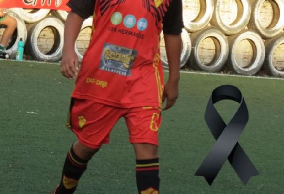 Merlo: un nene se colgó de un arco, el travesaño le golpeó la cabeza y murió | Información General