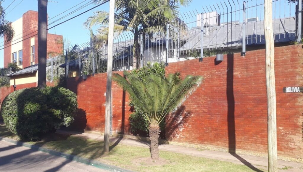 Acribillan de 15 balazos a un joven cuando salía de un hotel alojamiento con una chica | Información General