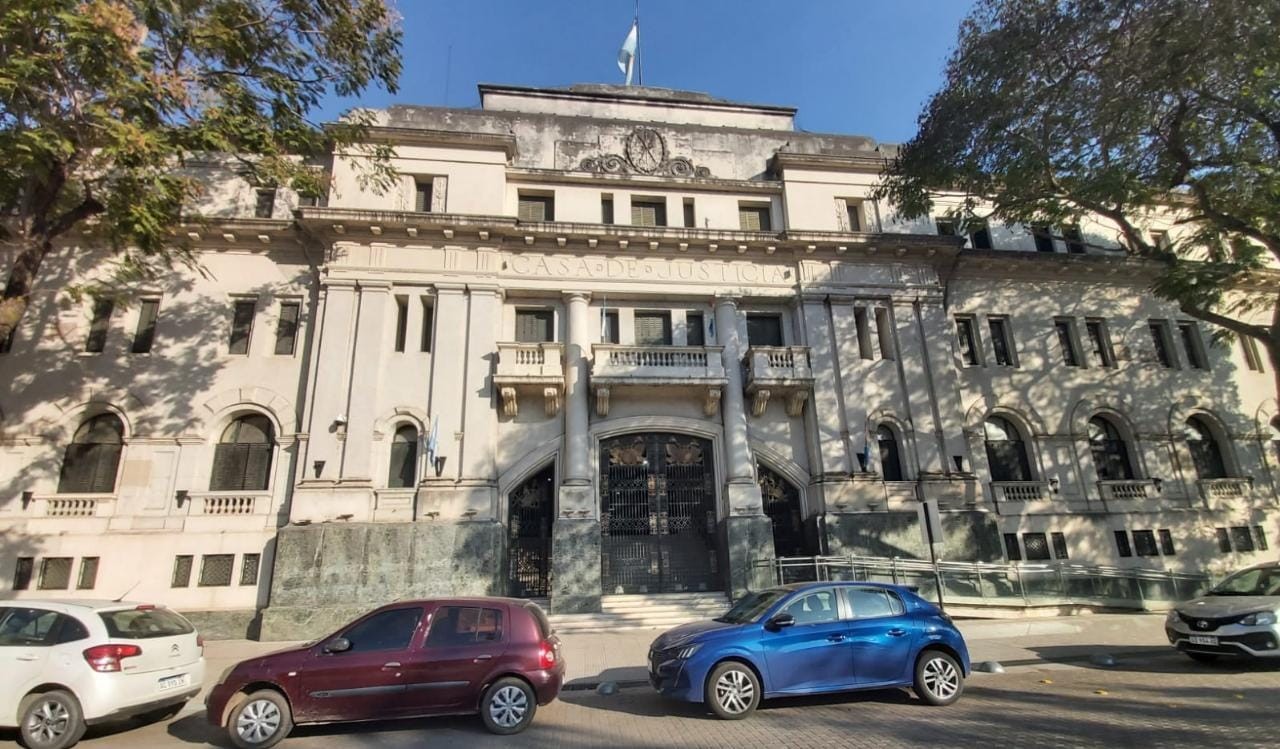 Llaman a concurso para renovar cargos de Fiscal y Defensor General, fiscales y defensores regionales | Información General