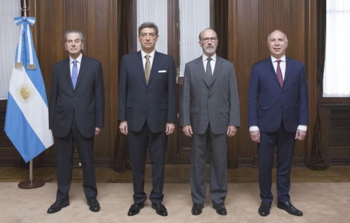 La Corte rechazó expulsar a una extranjera condenada por drogas porque tiene hijos pequeños y vulnerables | Información General