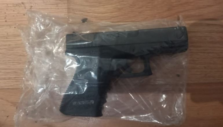 Presunto parricidio: secuestran una pistola en un departamento de Belgrano que alquilaba | Información General