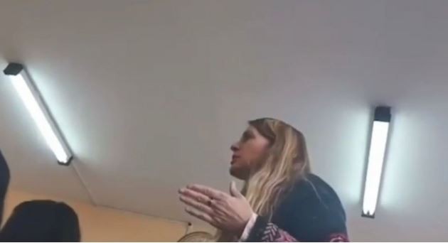 "No son normales, discúlpenme": Alumnos filmaron el maltrato de una docente | Información General