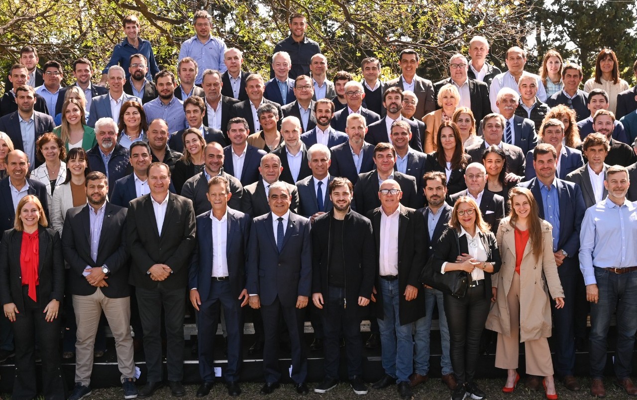 Dirigentes de Santa Fe junto a Rodríguez Larreta en el lanzamiento de “Prepararse para gobernar: un país federal” | Política