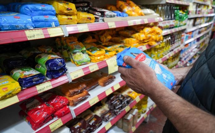 La canasta básica aumentó 7,1% en septiembre y una familia necesitó $128.214 para no ser pobre | Economía y negocios