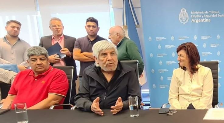 Camioneros acordó un aumento salarial de 107% y un bono de fin de año de 100 mil pesos | Información General