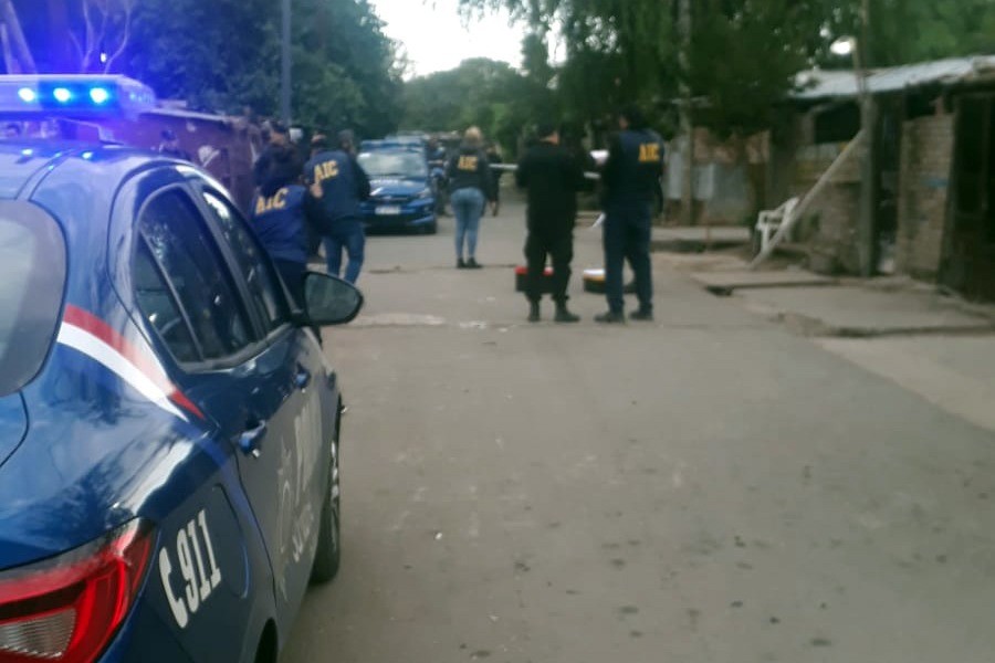 Brutal ataque a tiros: cuatro heridos graves y una niña baleada en la cabeza | Rosario y la región