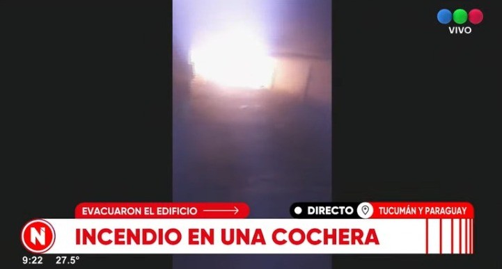 Voraz incendio en una cochera en plenno centro | Rosario y la región