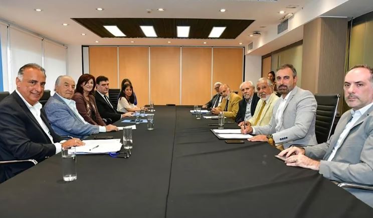 El Sindicato de Comercio cerró una paritaria del 101% y un salario básico de 182.700 pesos | Política y Economía