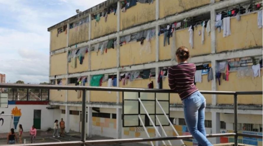 Denuncian 70 casos de gastroenteritis en cárcel de mujeres de Rosario por falta de agua | Rosario y la región