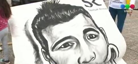 Vecinos y manifestantes se concentran frente al Centro Judicial Santa Rosa a la espera del veredicto | Información General