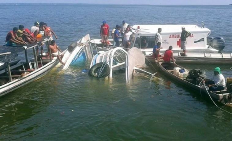Al menos 3 muertos y 5 desaparecidos al hundirse barco turístico en Río de Janeiro | Internacionales
