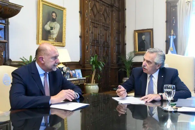 Tras los cruces por la seguridad en Rosario, Alberto Fernández recibió a Perotti | Política y Economía