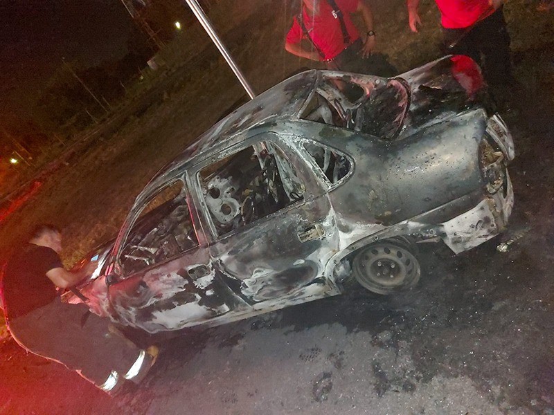 Un muerto y un herido tras disparos desde un auto, que luego fue incendiado | Información General