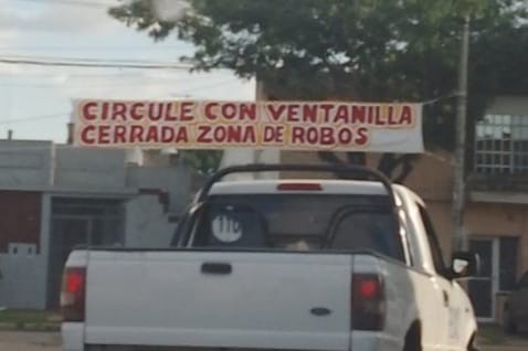 Barrios en alerta: “Circule con ventanilla cerrada, zona de robos” | Rosario y la región